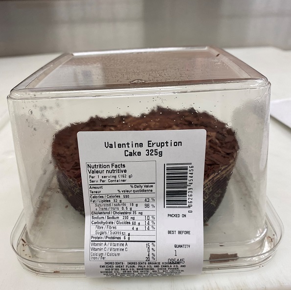 Aucune – vendu par Save-On-Foods – « Valentine Eruption Cake » – 325 grams